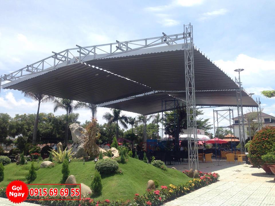 Lắp đặt mái vòm cho khu vực sân nhà