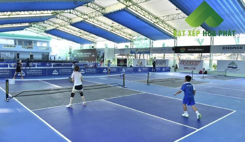 Mái che rất cần cho sân Pickleball