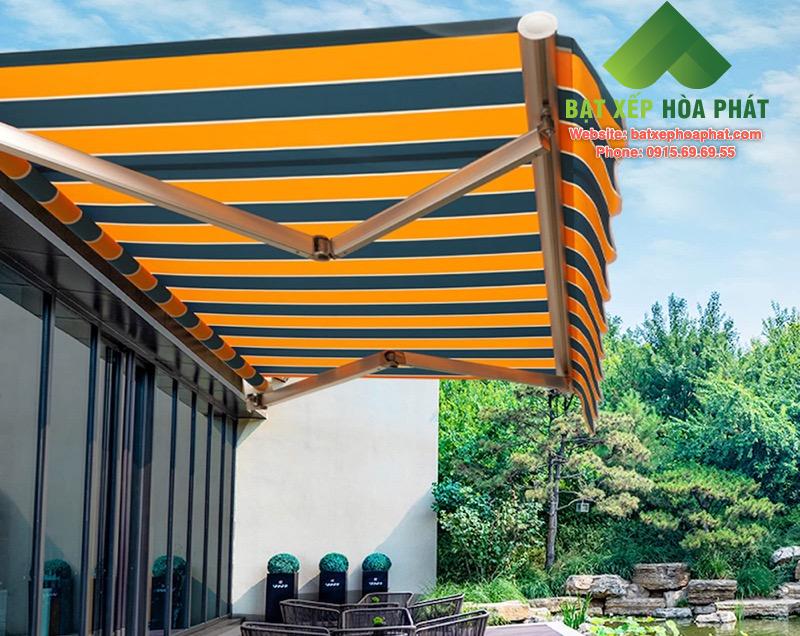 Bạt quay tay mái hiên được nhiều người ưa chuộng
