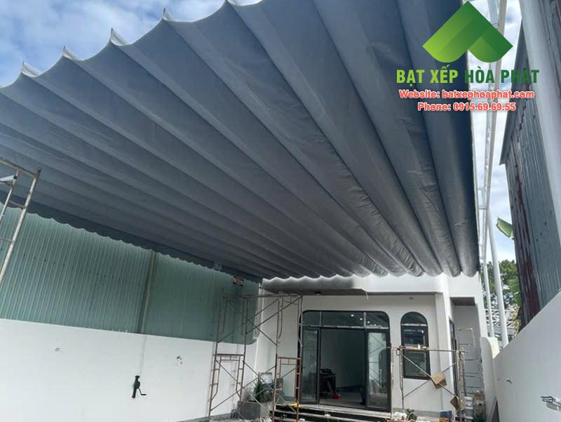 Bạt xếp lượn sóng sân nhà dân tại Quảng Lập